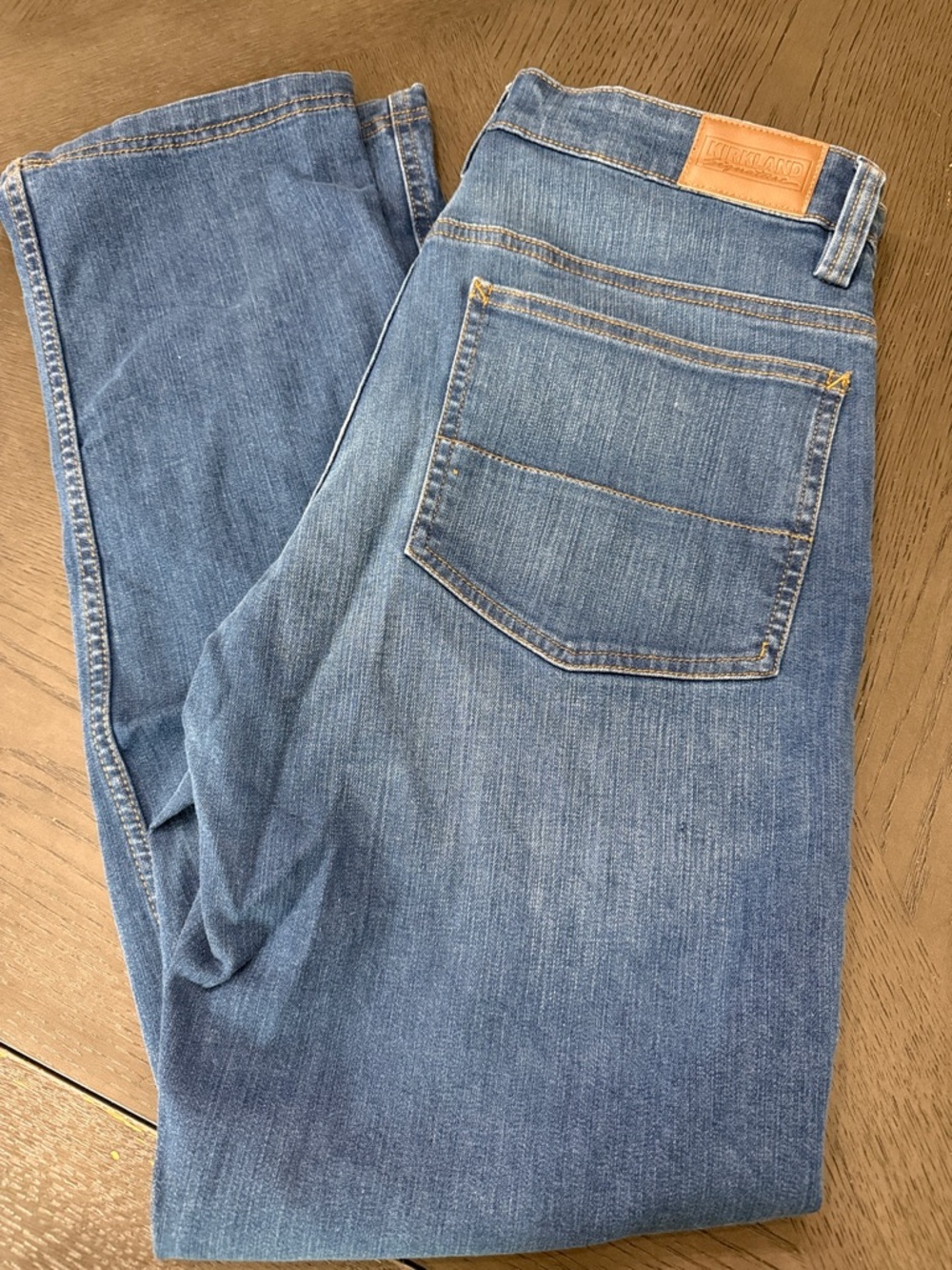 Kirkland Signature Men’s Straight Jeans in Medium Blue. 32X32